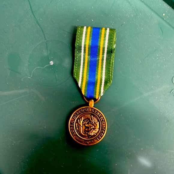 Korea Defense service medal - Picture 1 of 2